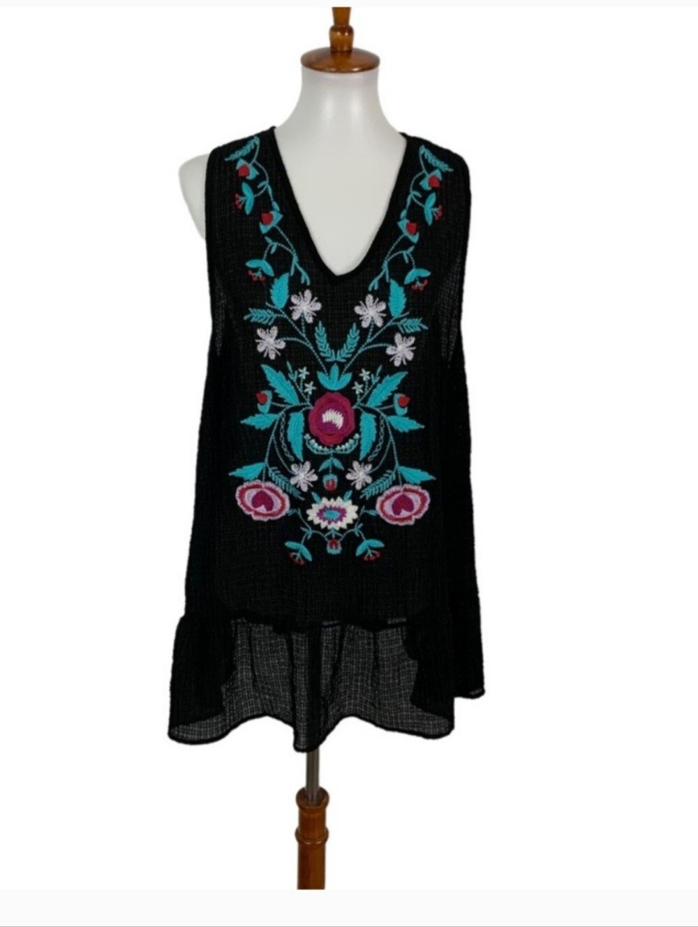 Fourteenth And 9th Embroidered Gauzy Tunic- Xl